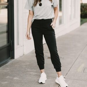 NWT Lululemon Athletica Black Align Joggers 😎